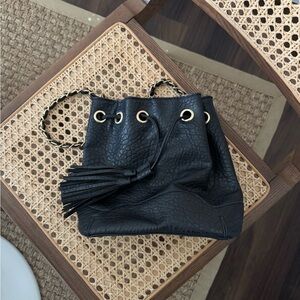 Elegant Black Leather Bucket Bag